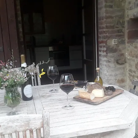Podere Del Buongustaio Alojamento de Acomodação e Pequeno-almoço Montegiove